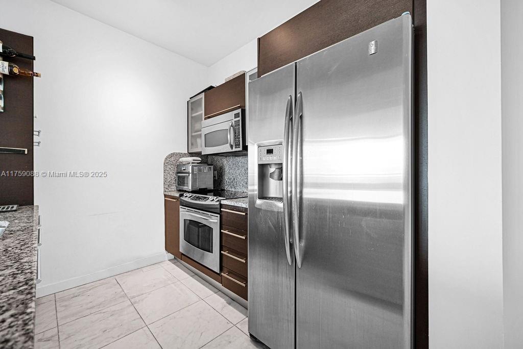 THE PLAZA 851 BRICKELL CO - Residential