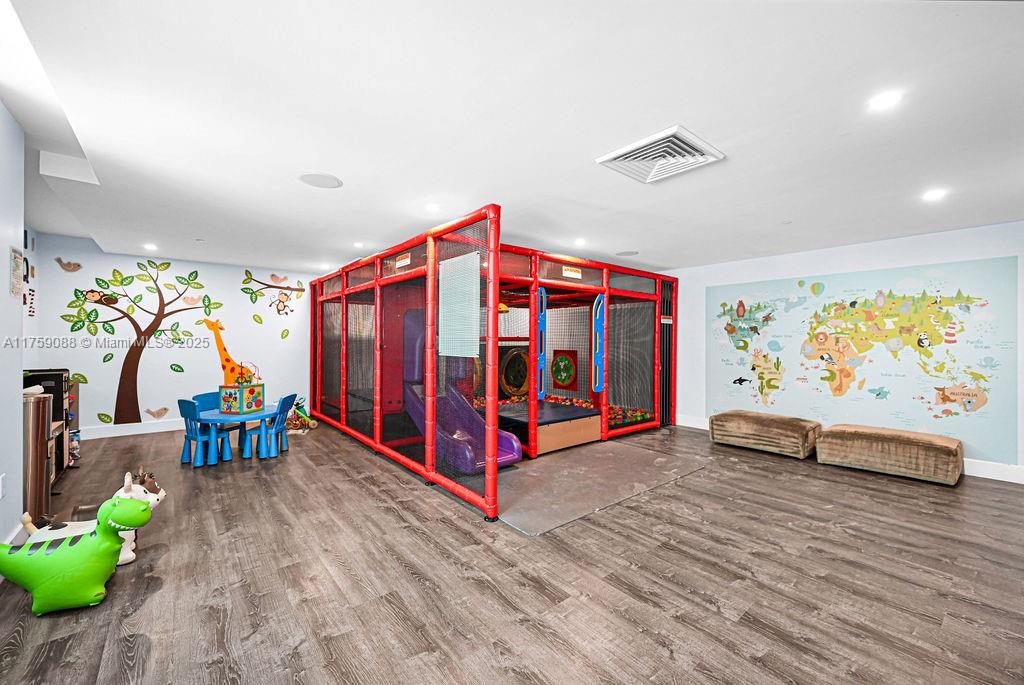 THE PLAZA 851 BRICKELL CO - Residential