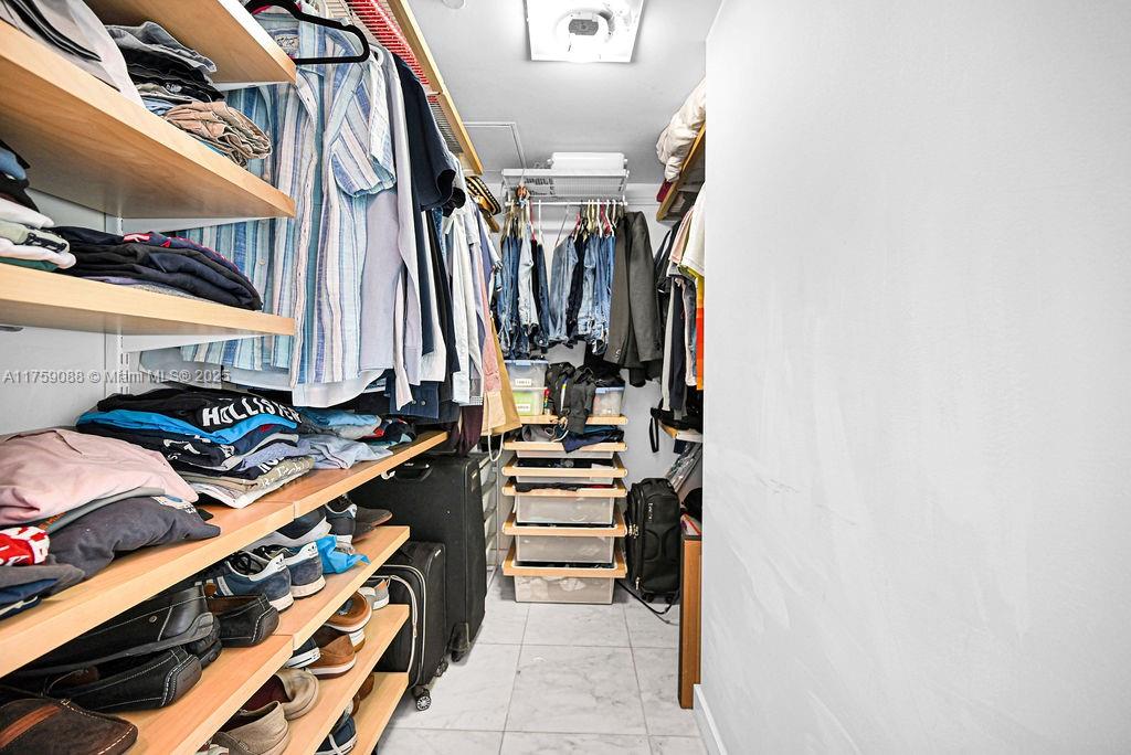 THE PLAZA 851 BRICKELL CO - Residential