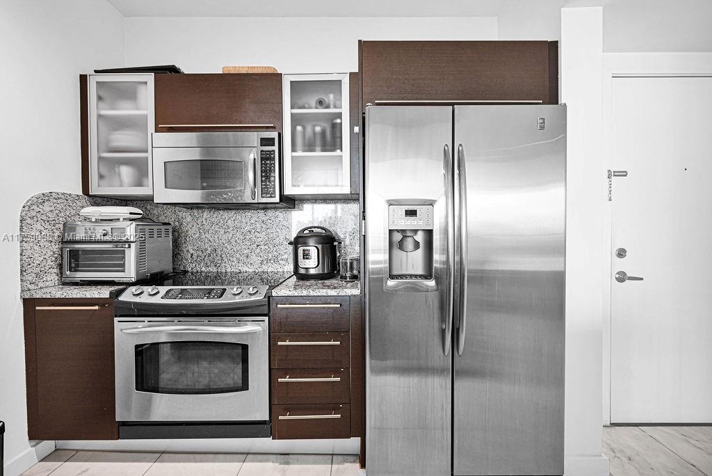 THE PLAZA 851 BRICKELL CO - Residential