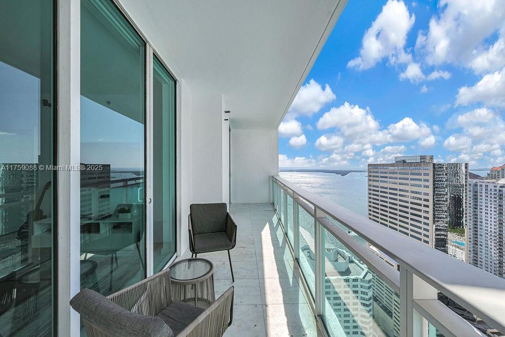 THE PLAZA 851 BRICKELL CO - Residential