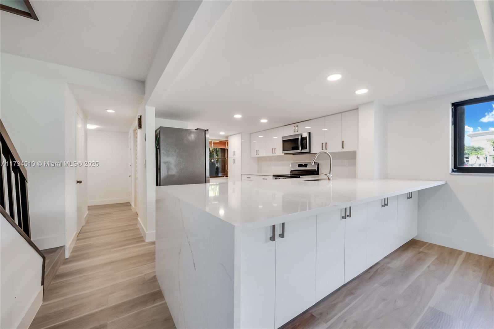 Property for Sale at 10120 Nw 41st St 59-6, Doral, Miami-Dade County, Florida - Bedrooms: 2 
Bathrooms: 3  - $449,995