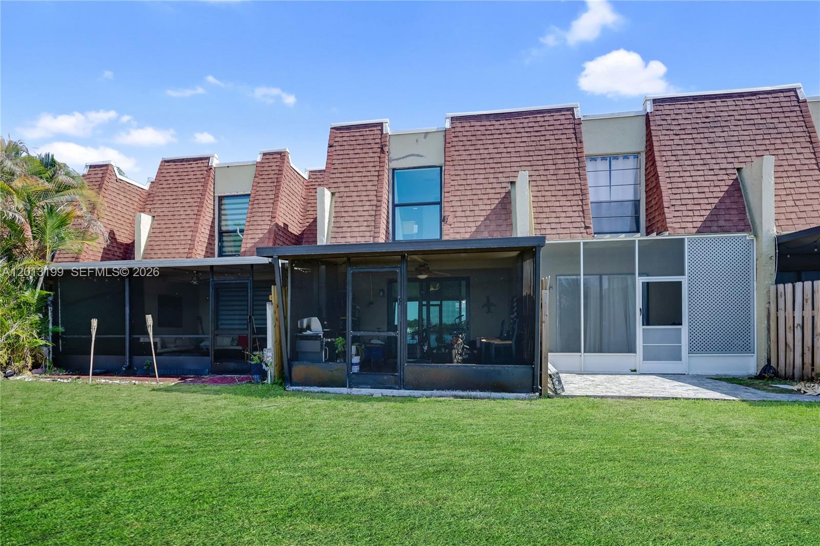 WESTVIEW CONDOMINIUM NO O - Residential