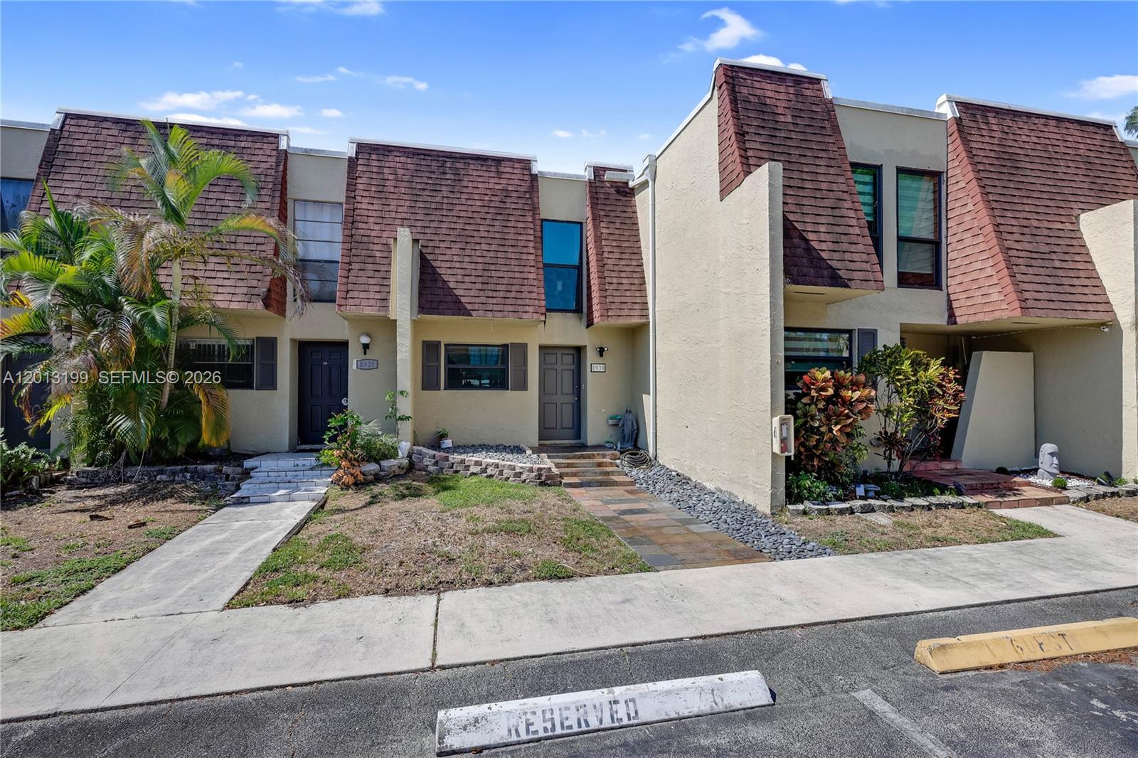 WESTVIEW CONDOMINIUM NO O - Residential