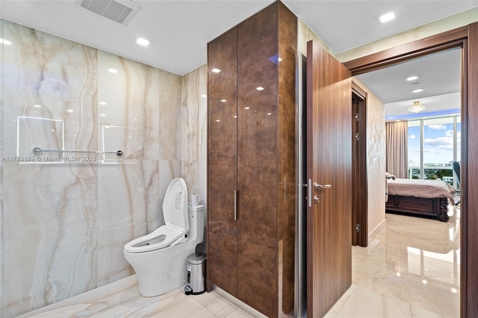 SOLIMAR CONDO - Residential