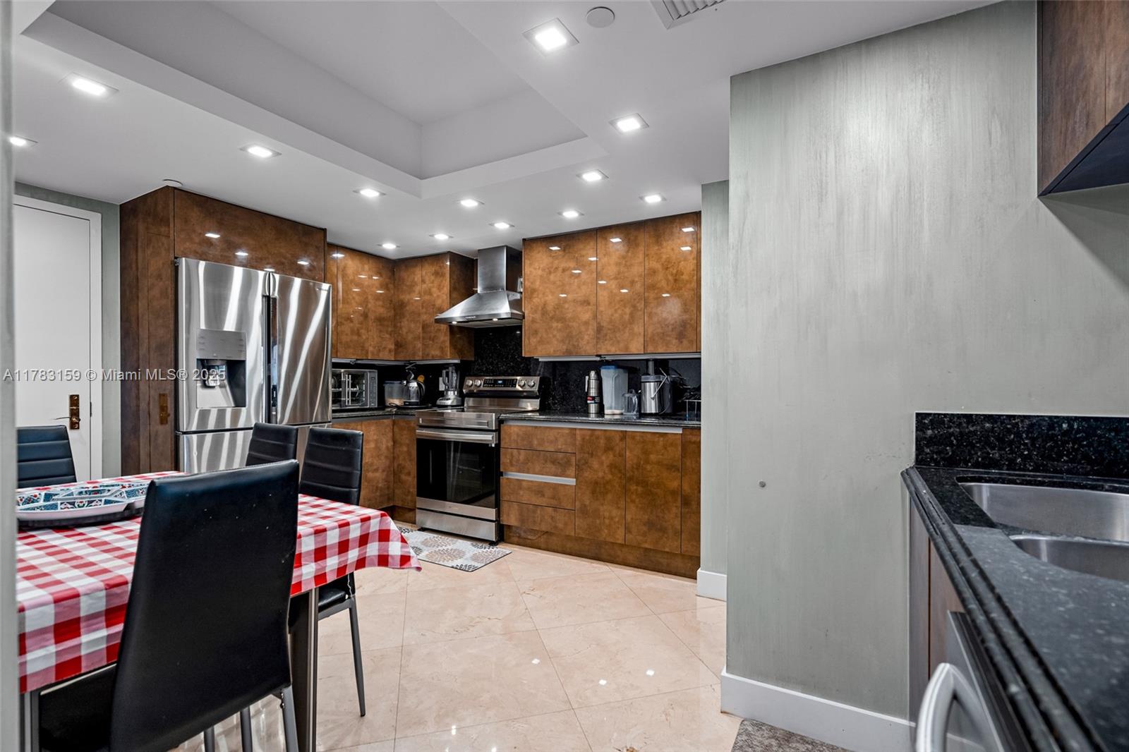 9559 Collins Ave S8-F