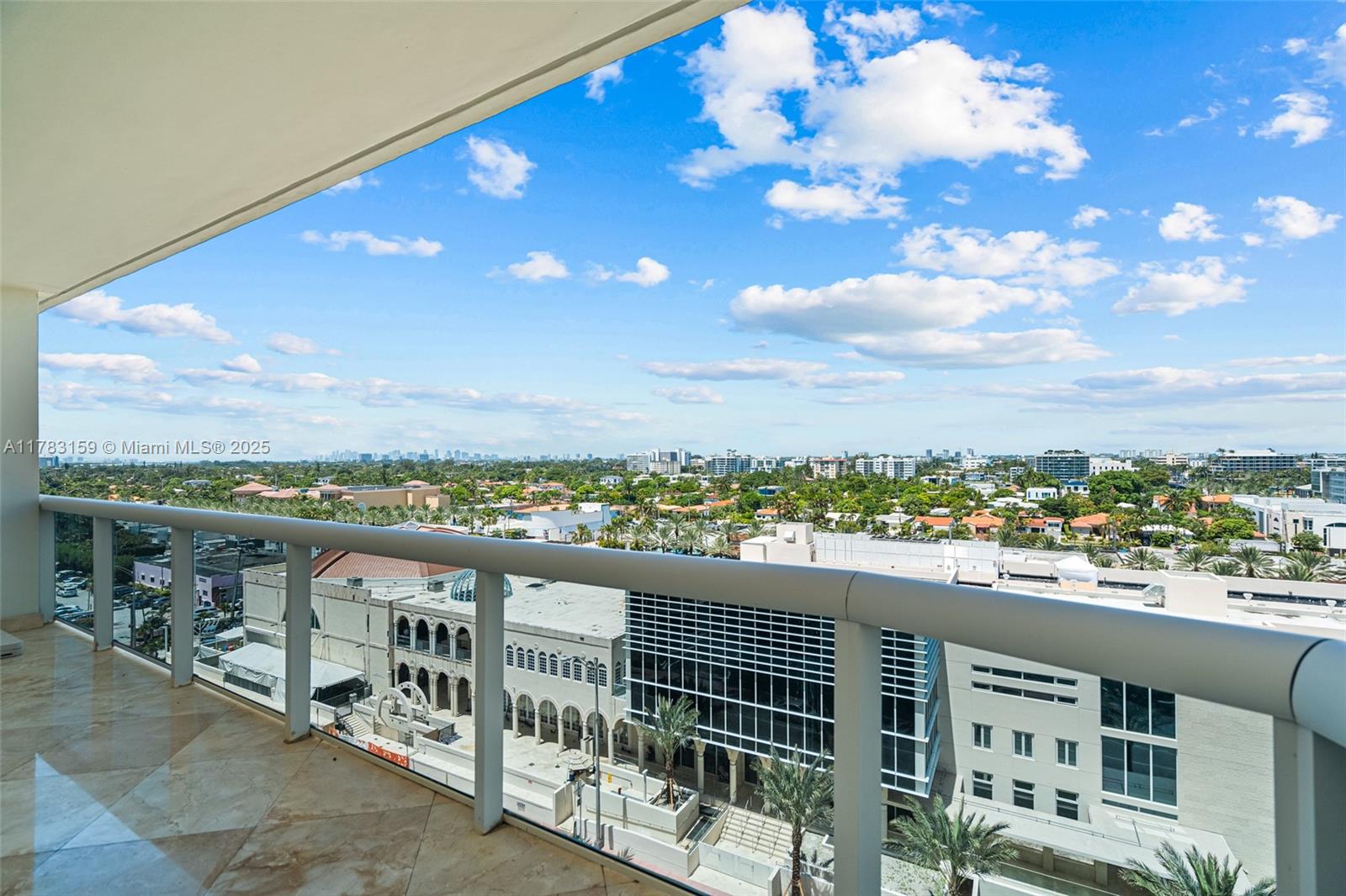 SOLIMAR CONDO - Residential