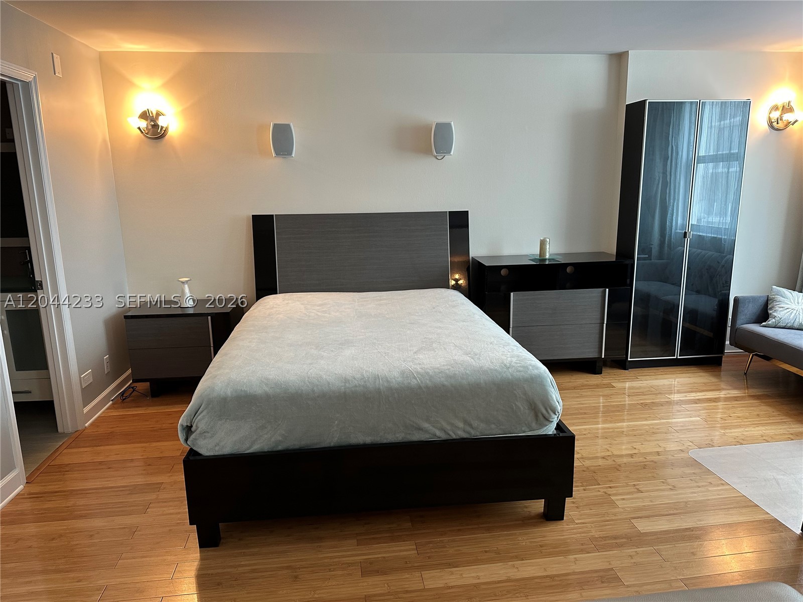 6039 Collins Ave 1205