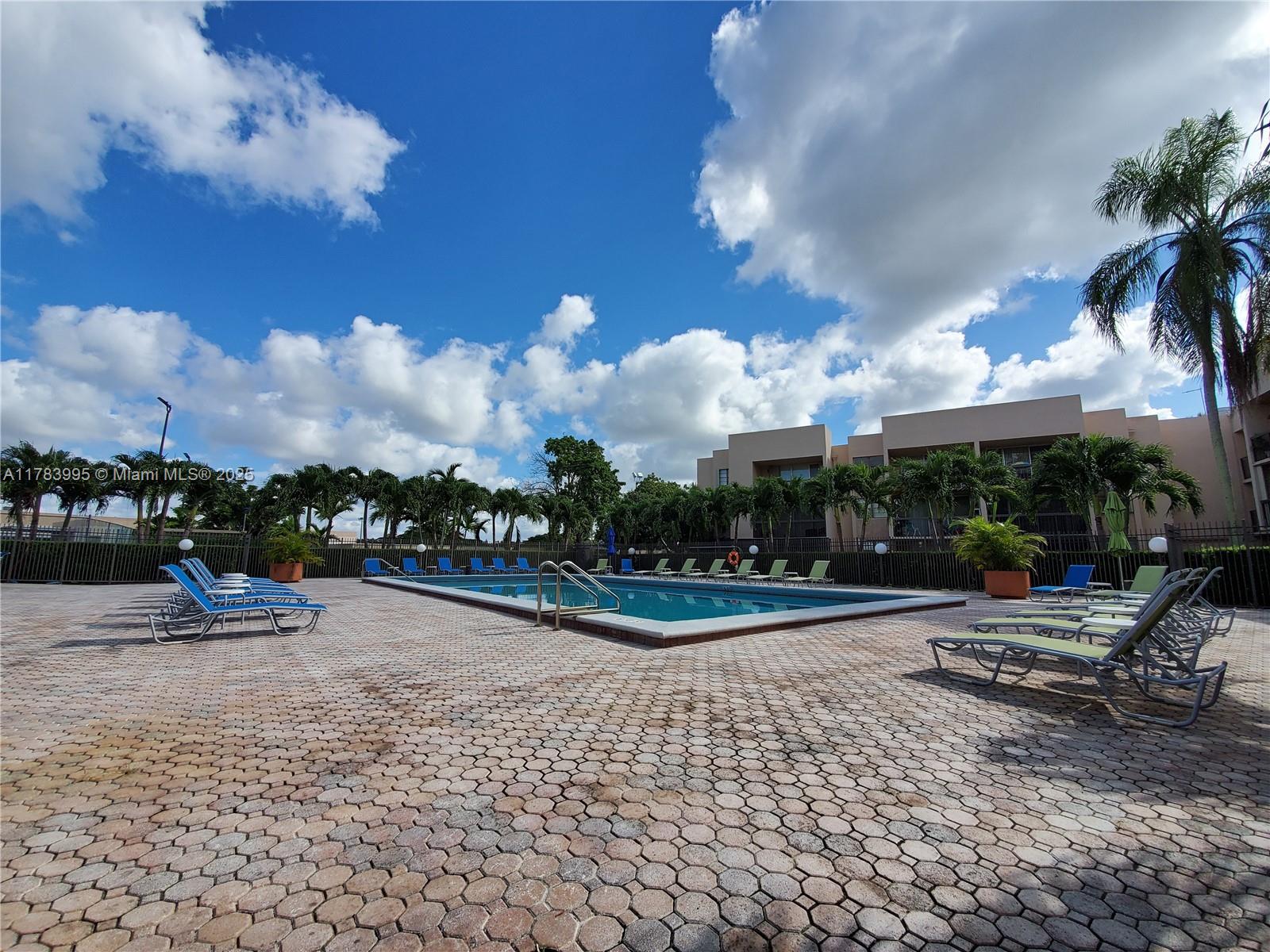 THE GARDENS OF KENDALL CO - Residential