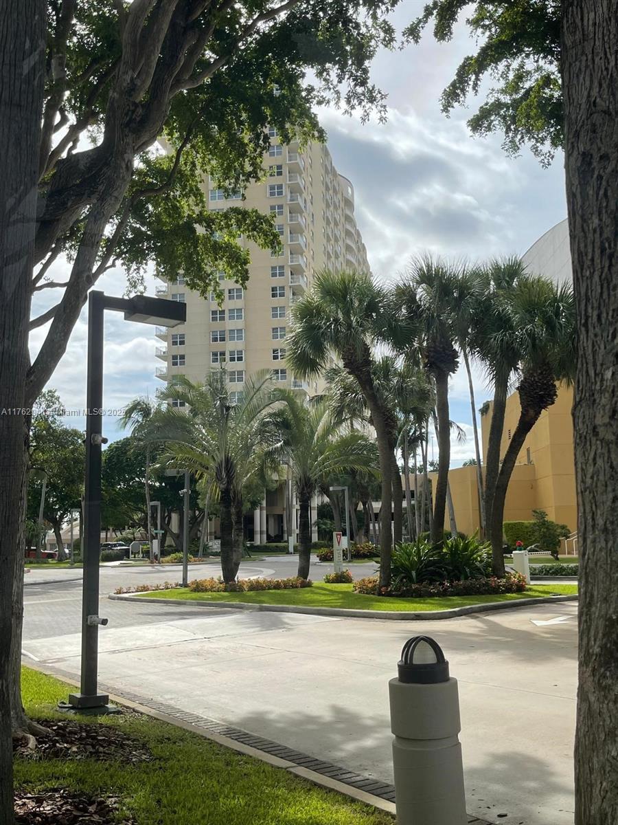 ISOLA CONDO - Residential Lease