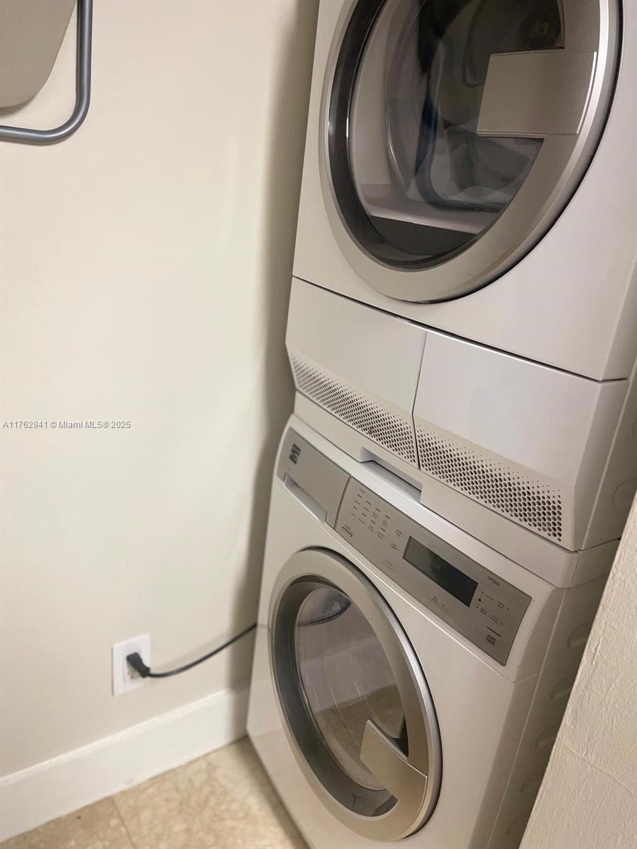 ISOLA CONDO - Residential Lease