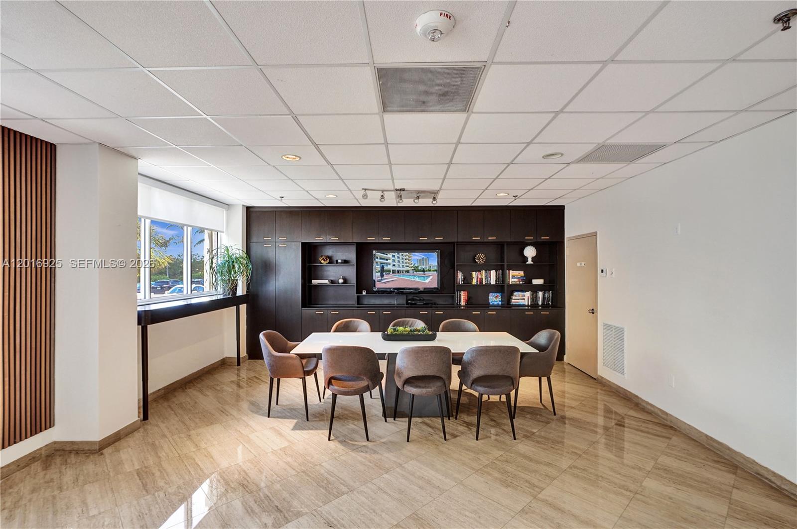 FLORIDA TOWERS CONDO - Residential Lease