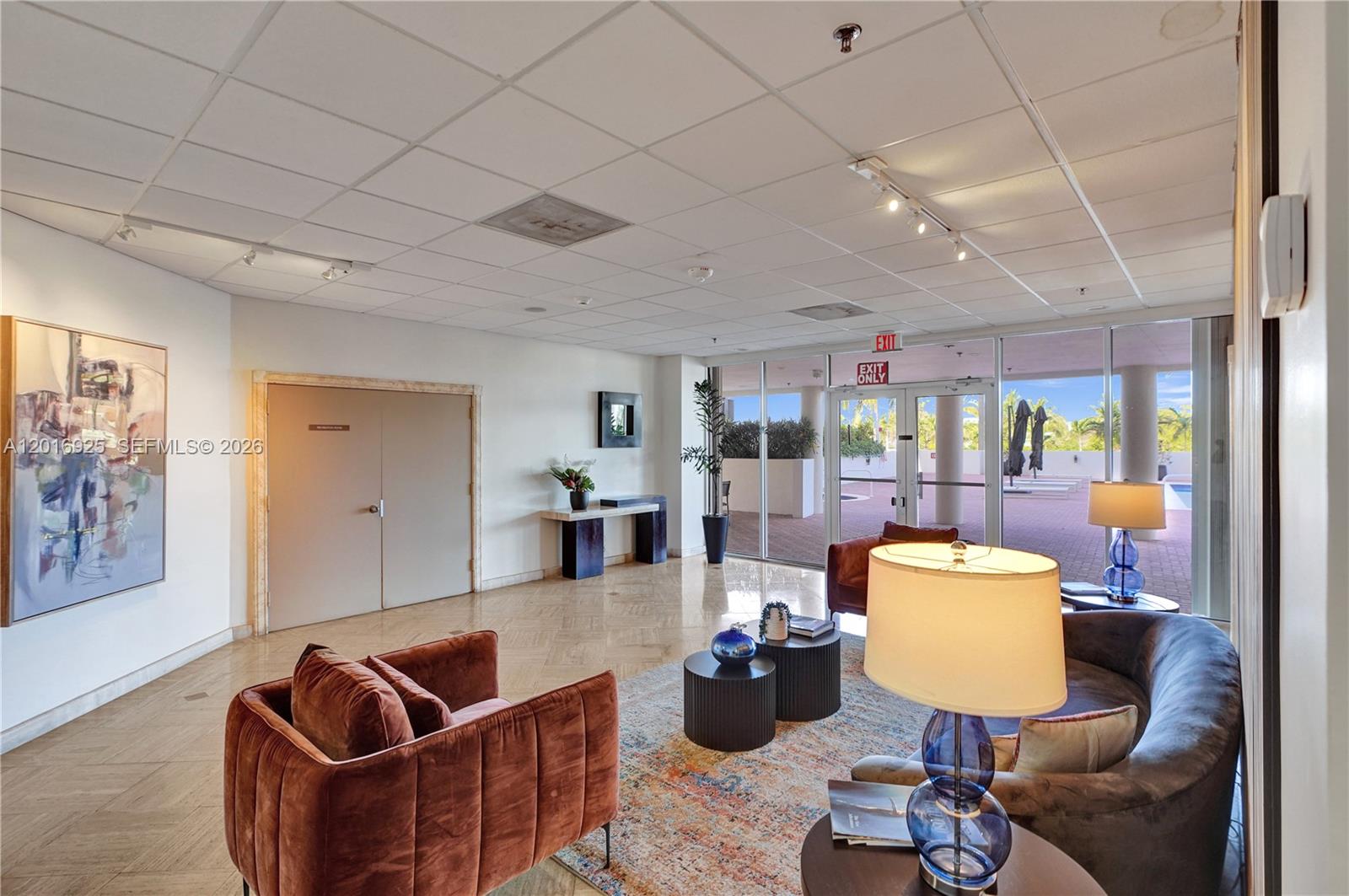 FLORIDA TOWERS CONDO - Residential Lease