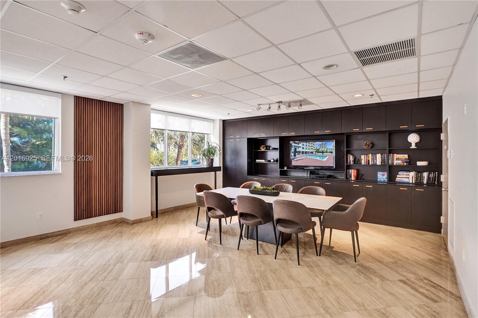 FLORIDA TOWERS CONDO - Residential Lease