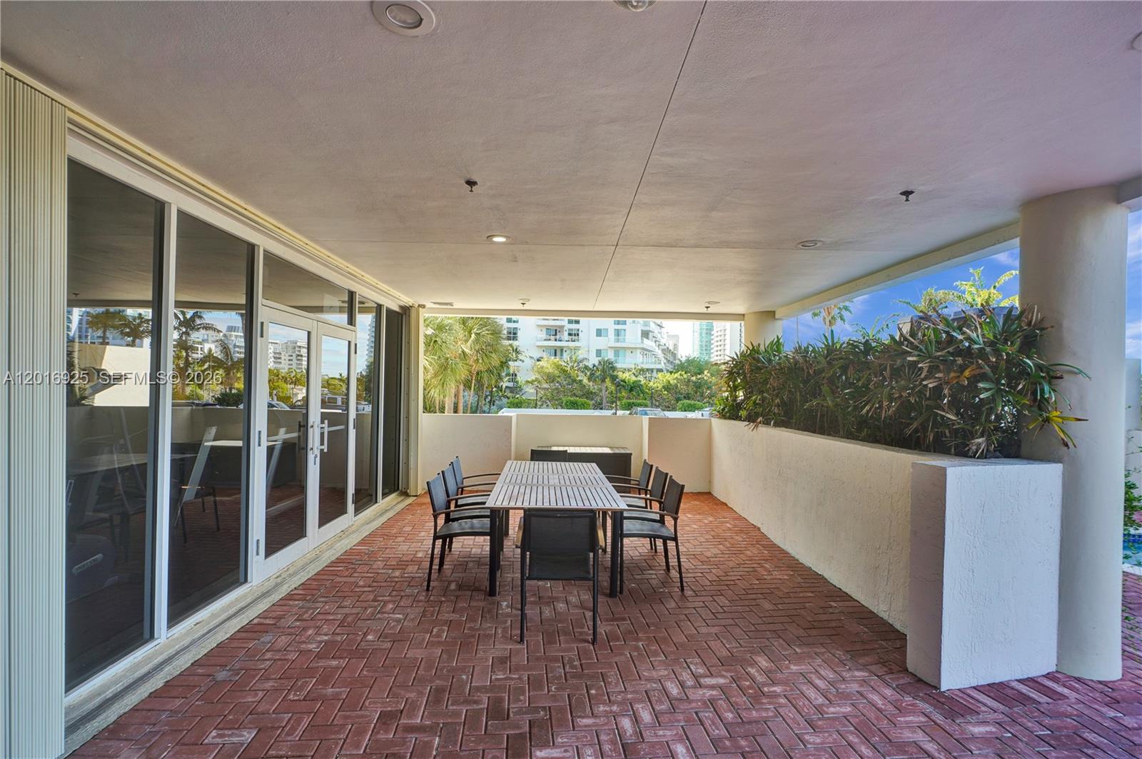 FLORIDA TOWERS CONDO - Residential Lease
