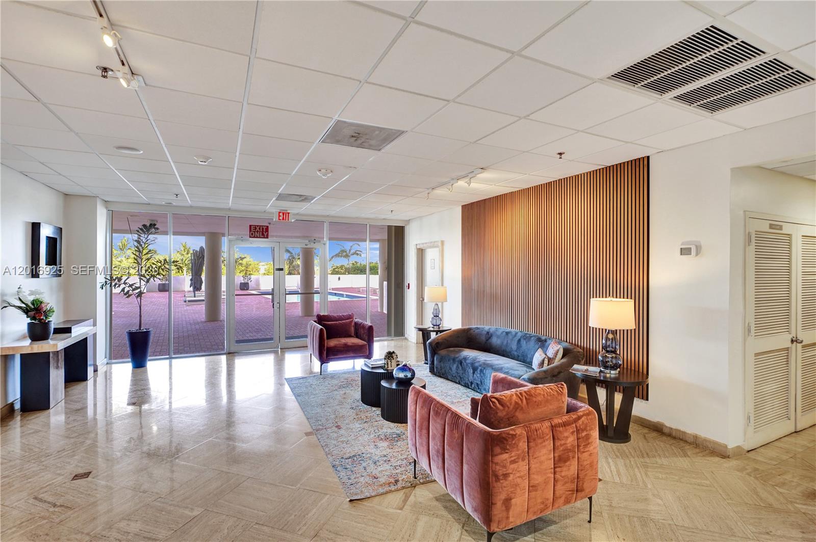 FLORIDA TOWERS CONDO - Residential Lease
