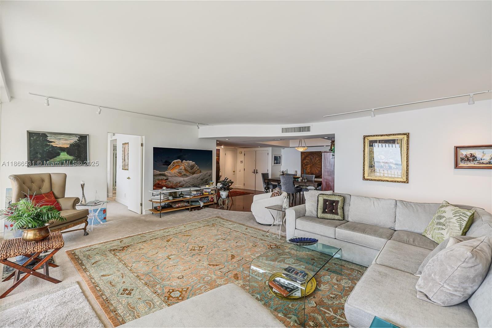2 Grove Isle Dr B1603