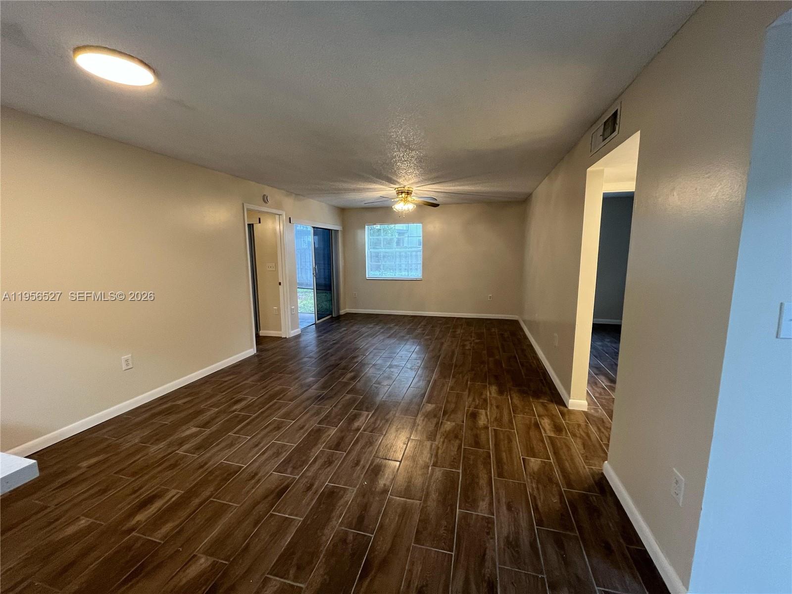 464 NE 210th Cir Ter 10110A