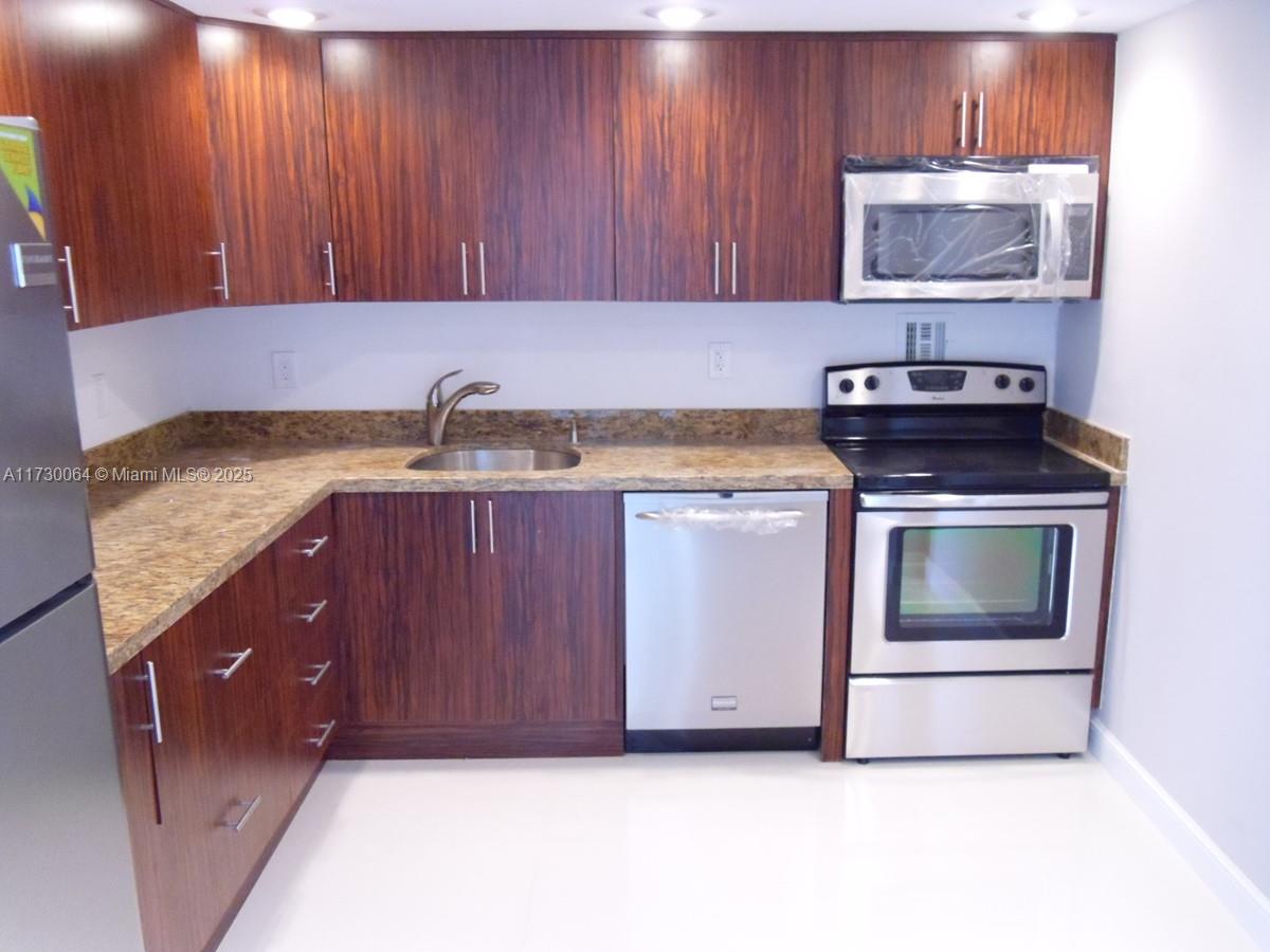 Rental Property at 2450 Ne 135th St 812, North Miami, Miami-Dade County, Florida - Bedrooms: 2 
Bathrooms: 2  - $2,650 MO.