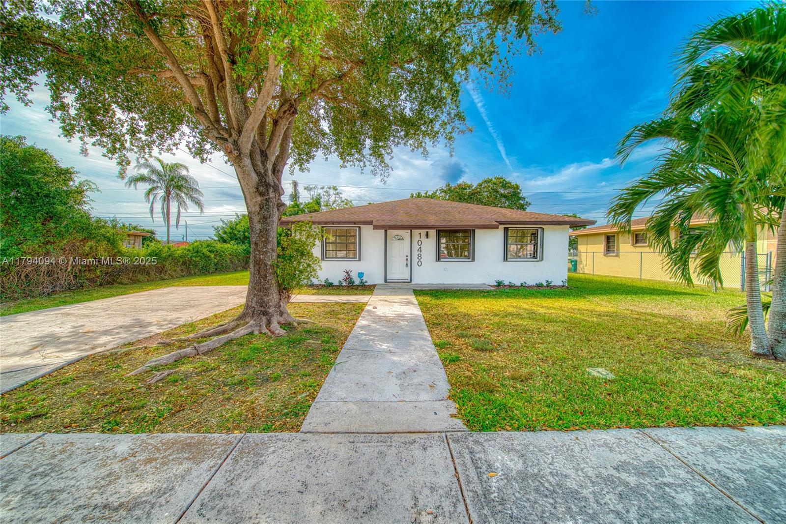 10480 Sw 173rd St, Miami, Broward County, Florida - 4 Bedrooms  
2 Bathrooms - 