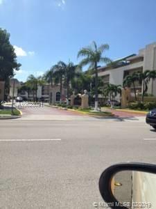 Lovely 2 bedrooms 2 baths unit, located in gated community, with guard at gate. Remodeled kitchen and bathrooms, tiled floor throughout. Washer/dryer inside. Elevator in building. Complex has pool, gym. Conveniently located near FIU university, expressways, malls, restaurants, Miami International Airport.