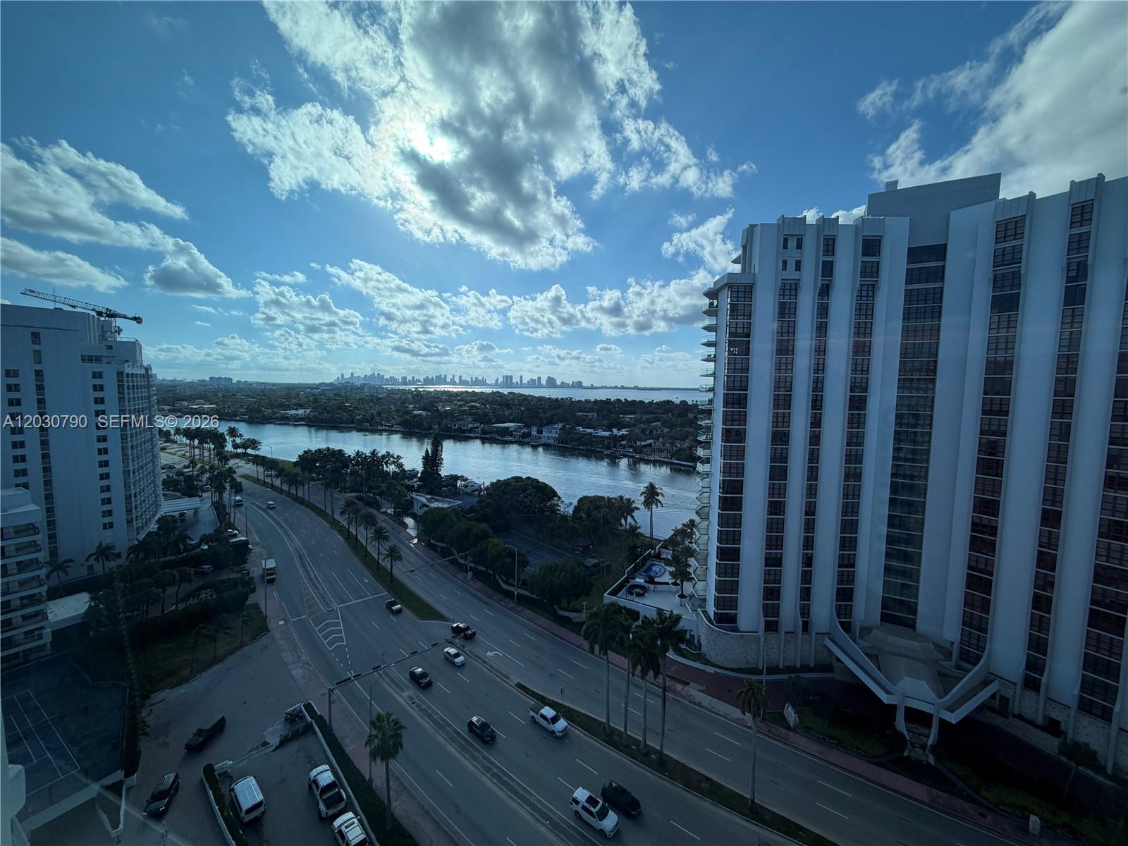 5445 Collins Ave 1506