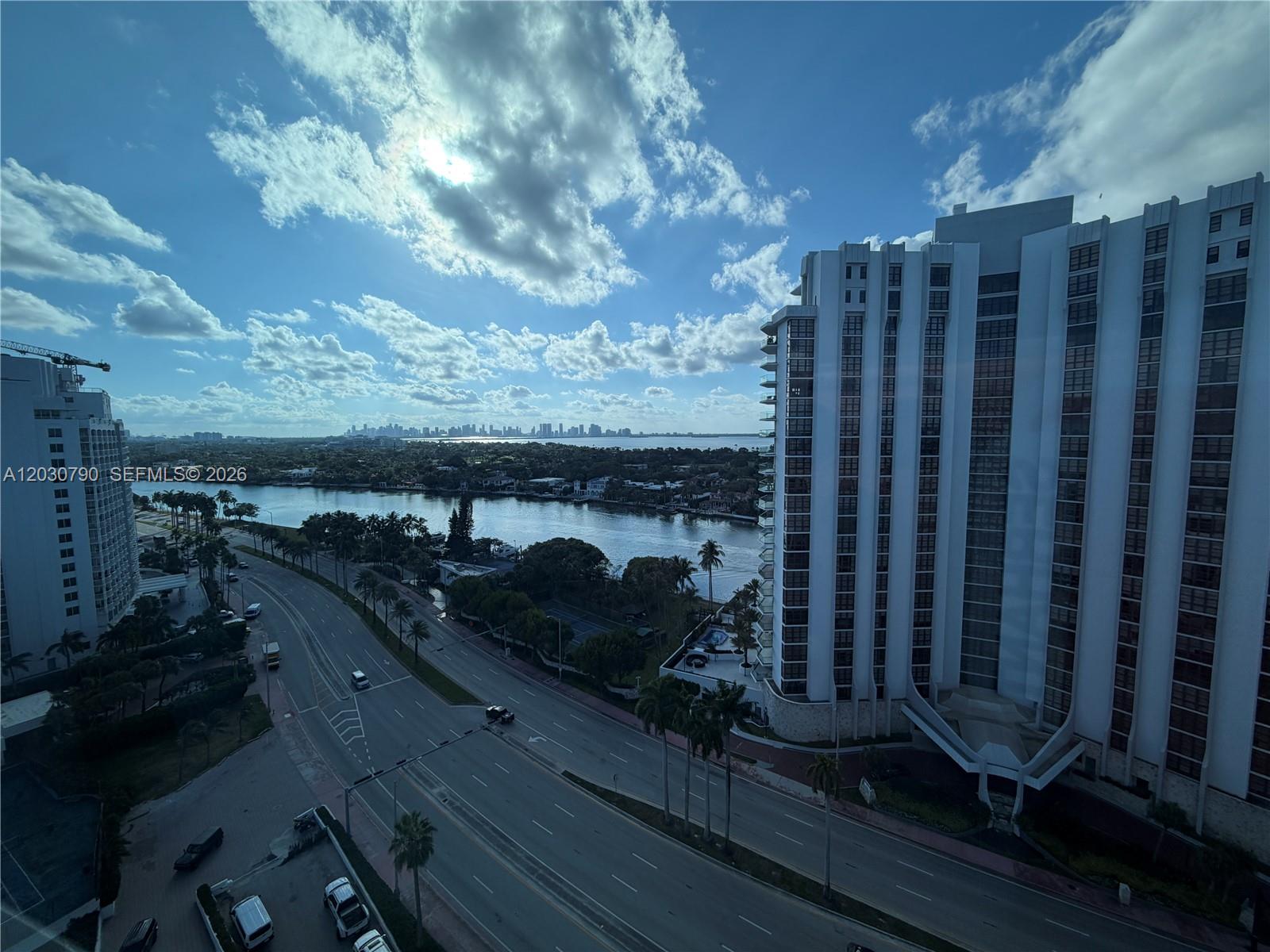 5445 Collins Ave 1506