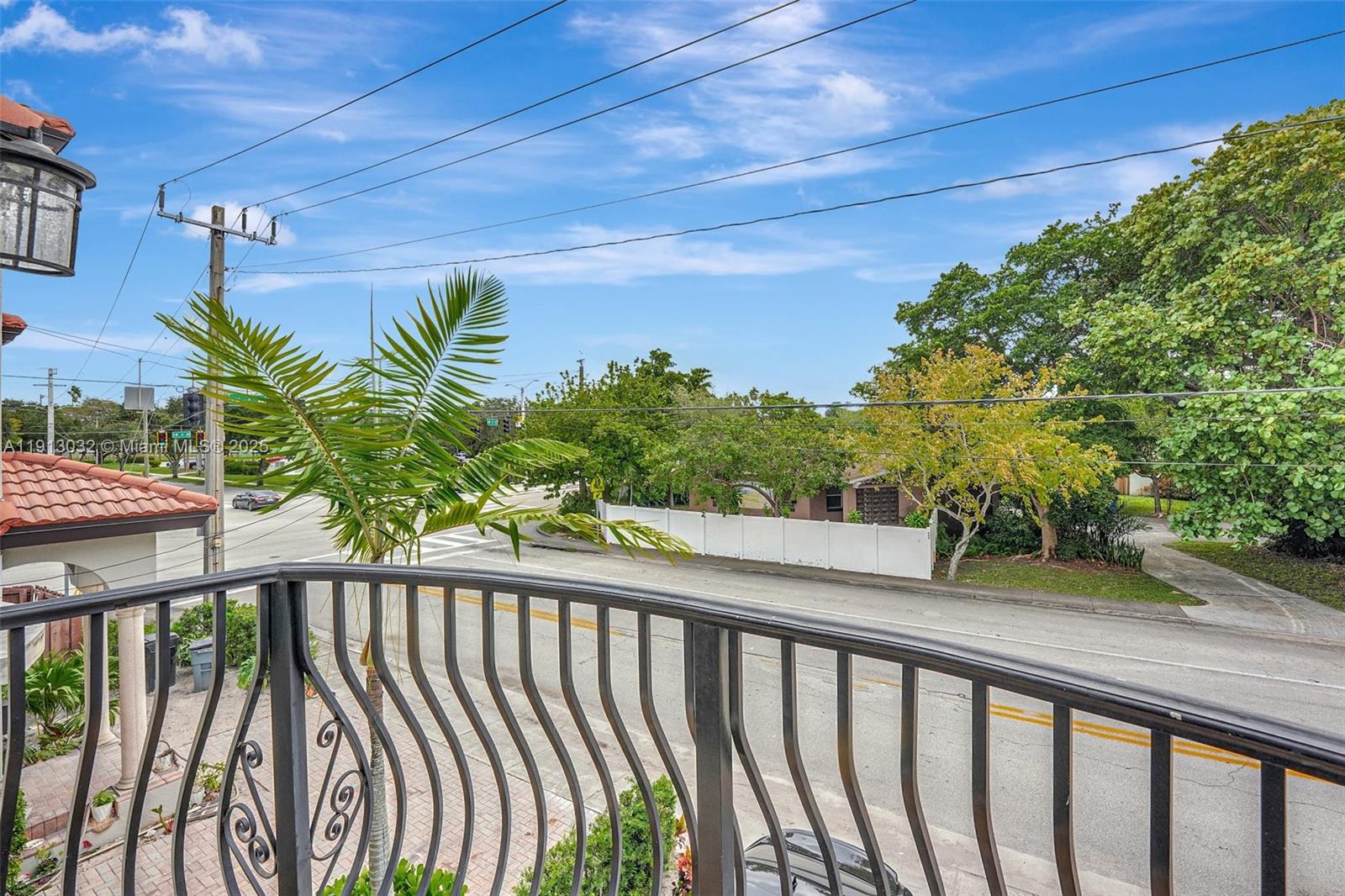 LAUDERDALE - Residential Lease