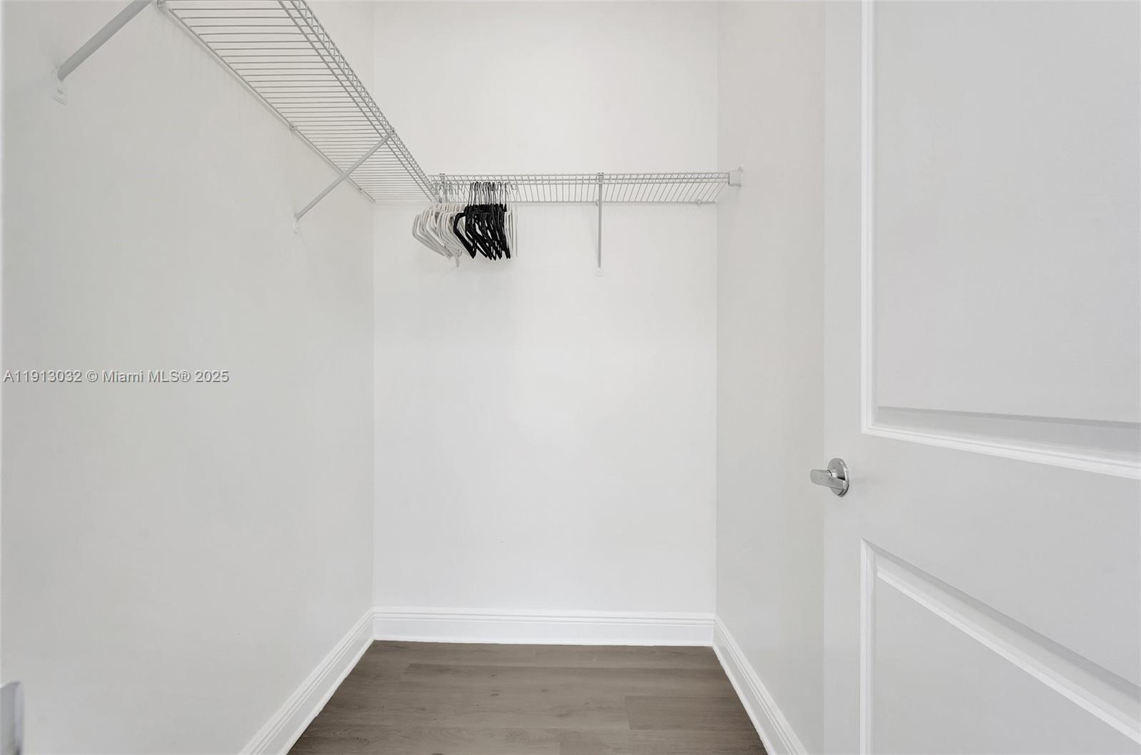 LAUDERDALE - Residential Lease