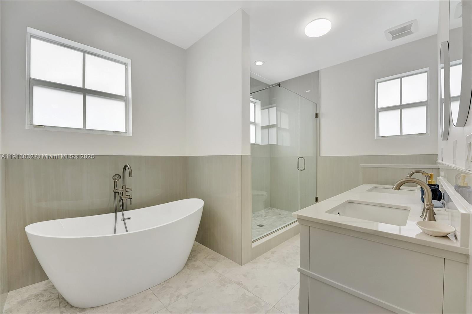 LAUDERDALE - Residential Lease