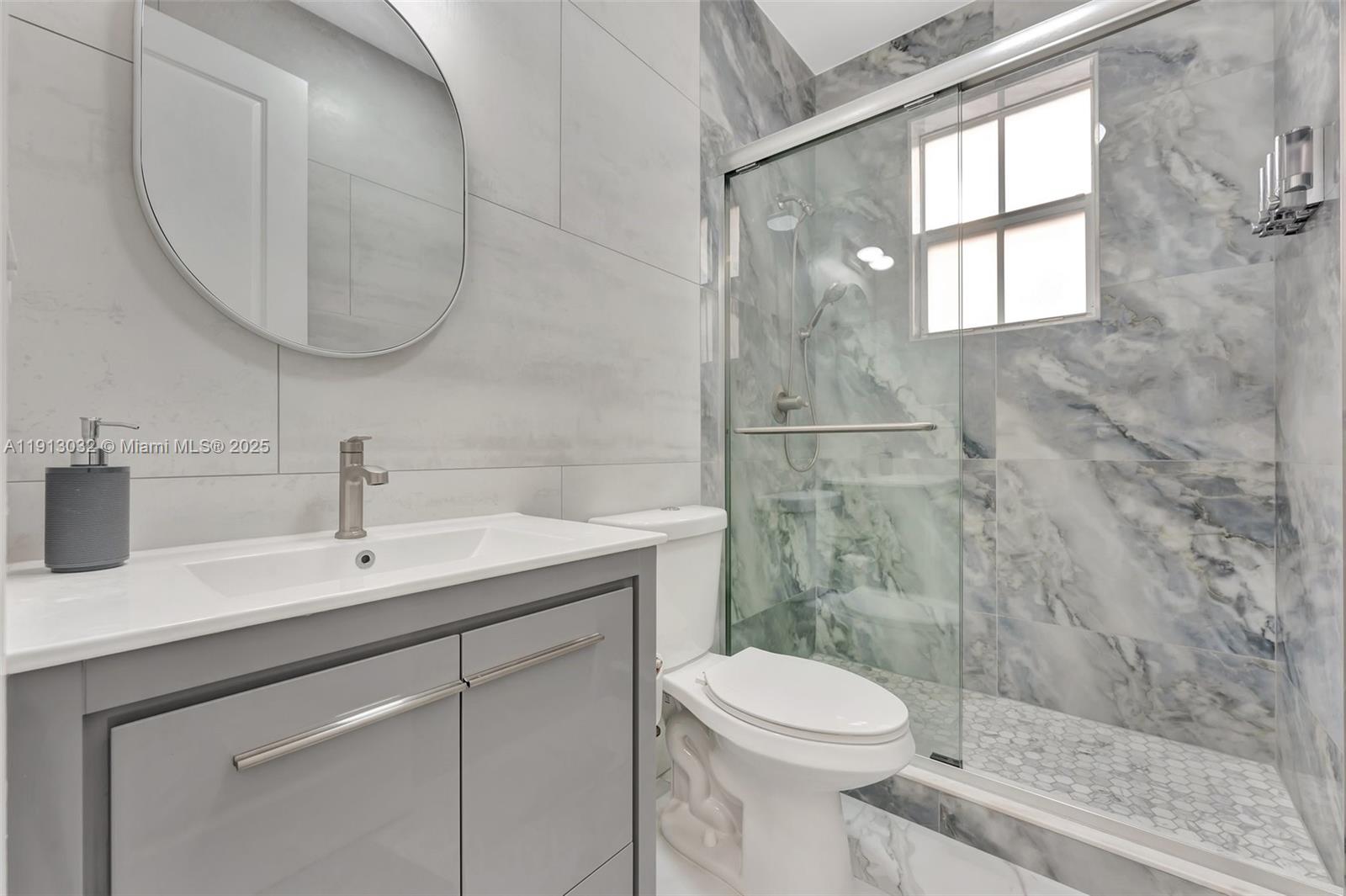 LAUDERDALE - Residential Lease