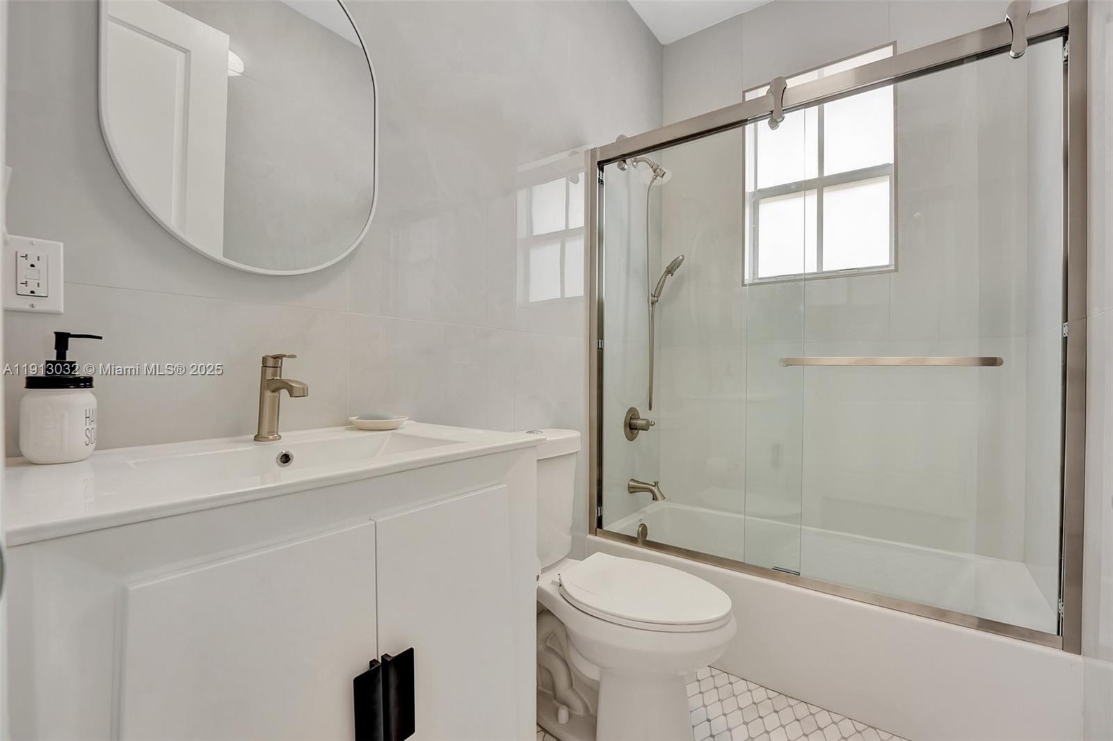 LAUDERDALE - Residential Lease