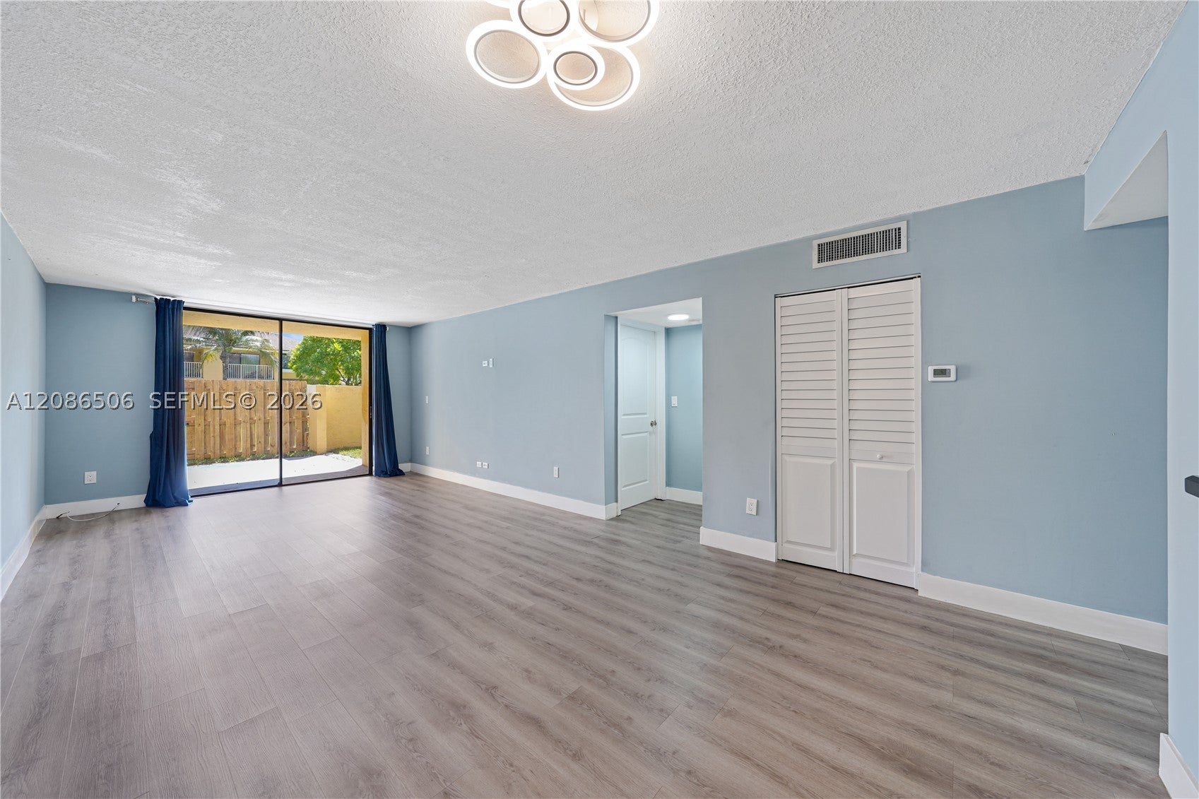 600 NW NW 214th St