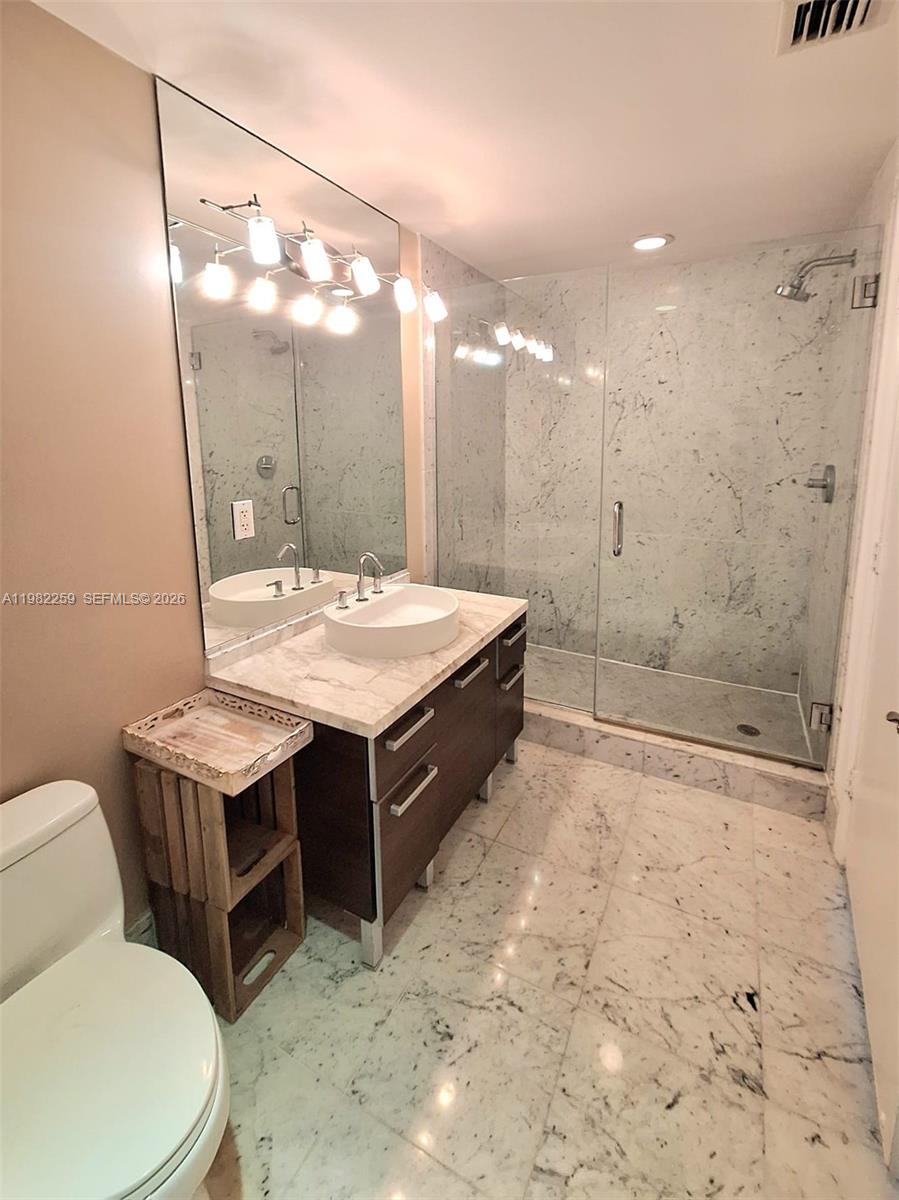 VIZCAYNE SOUTH CONDO - Residential Lease