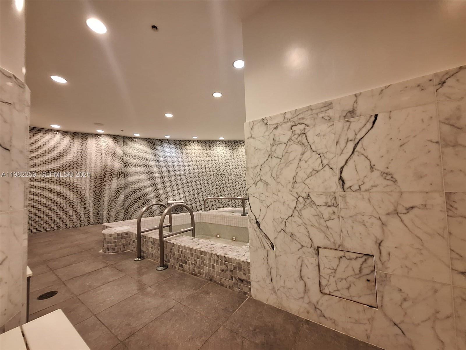 VIZCAYNE SOUTH CONDO - Residential Lease