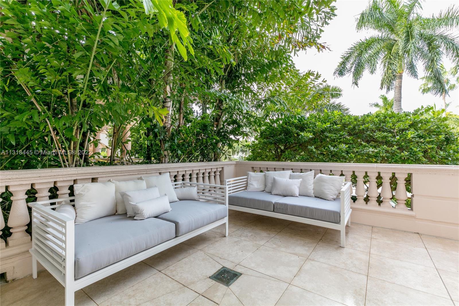 7600 OCEANSIDE AT FISHER - Residential