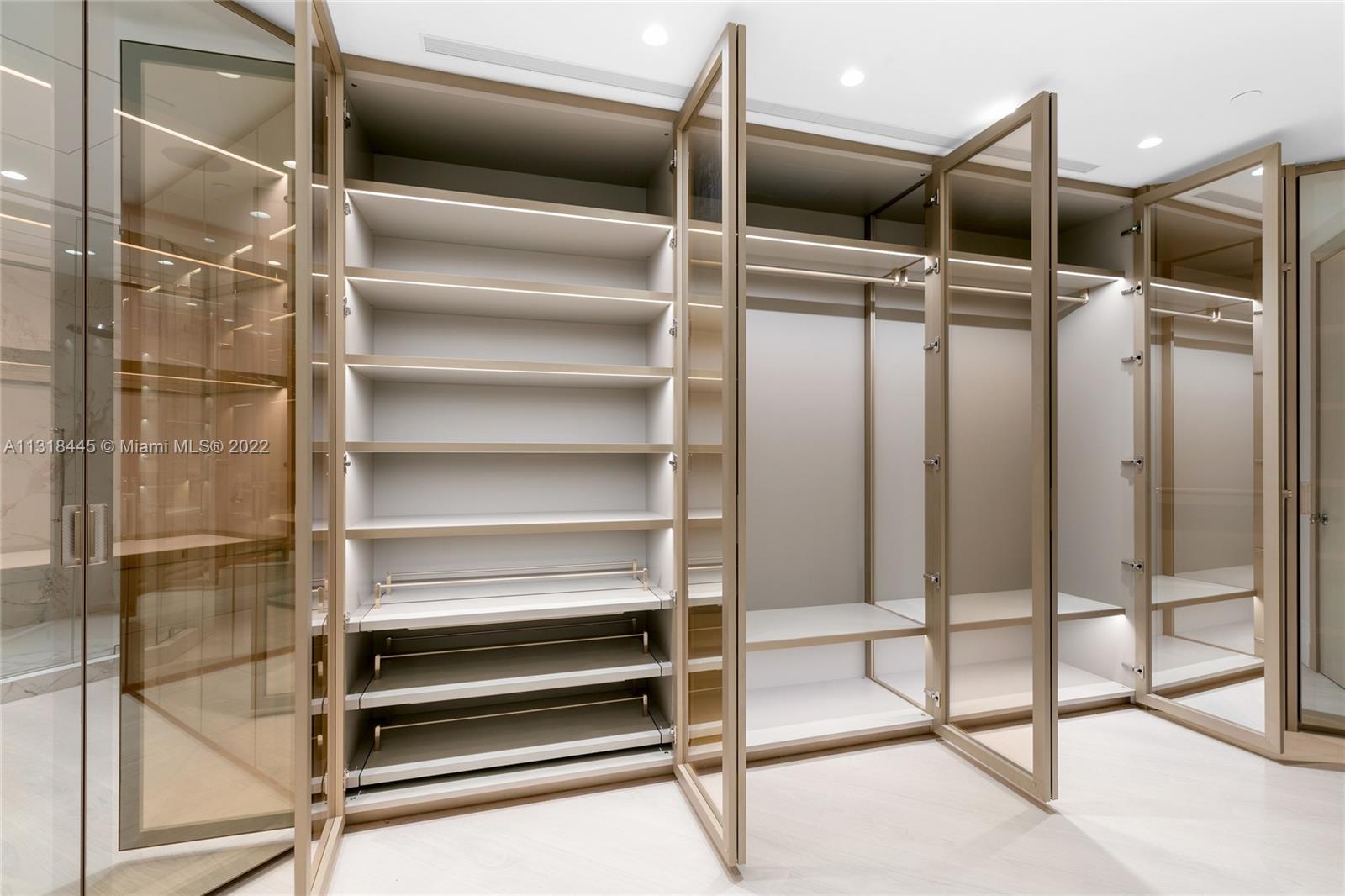 7600 OCEANSIDE AT FISHER - Residential