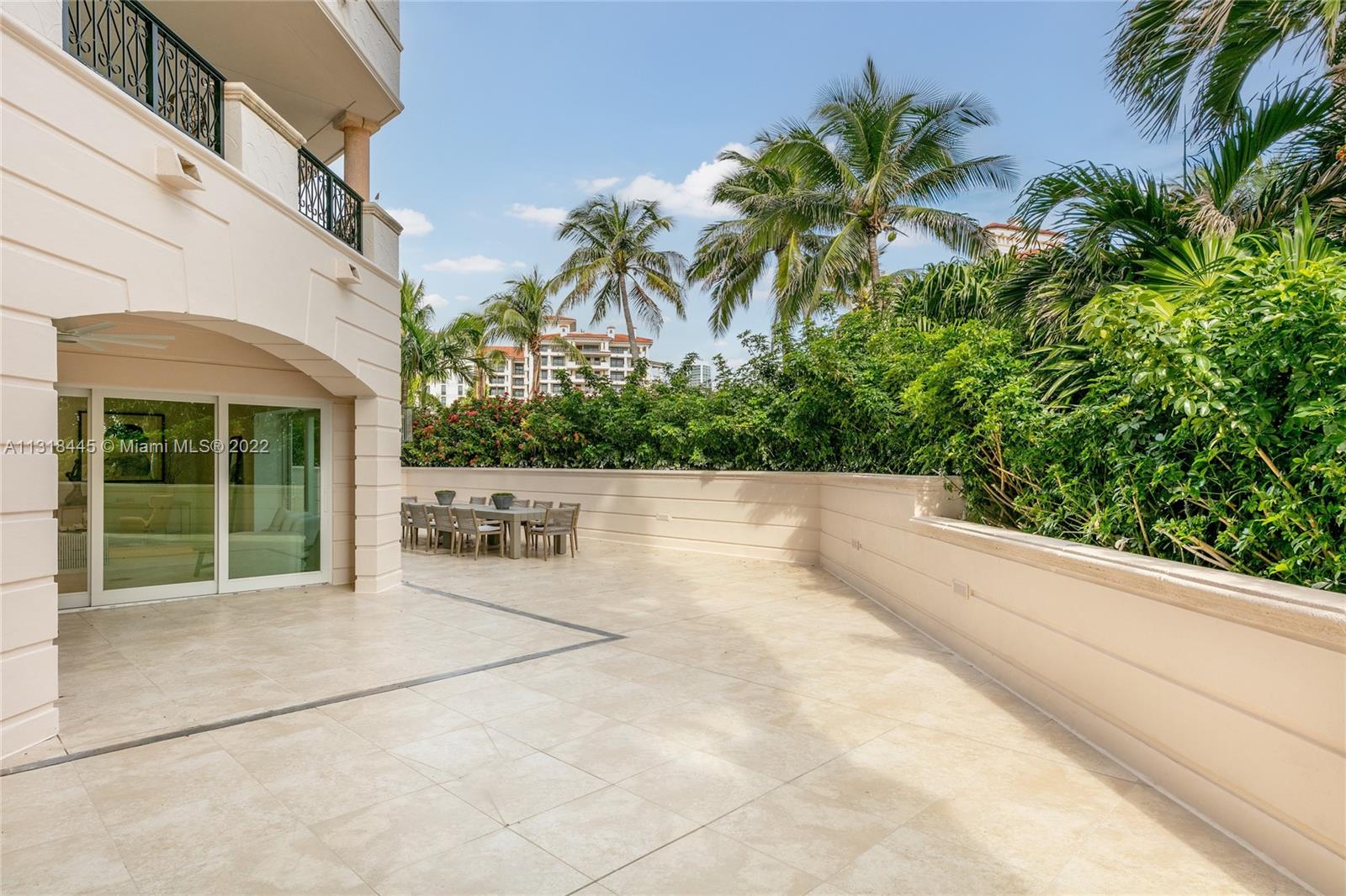 7600 OCEANSIDE AT FISHER - Residential