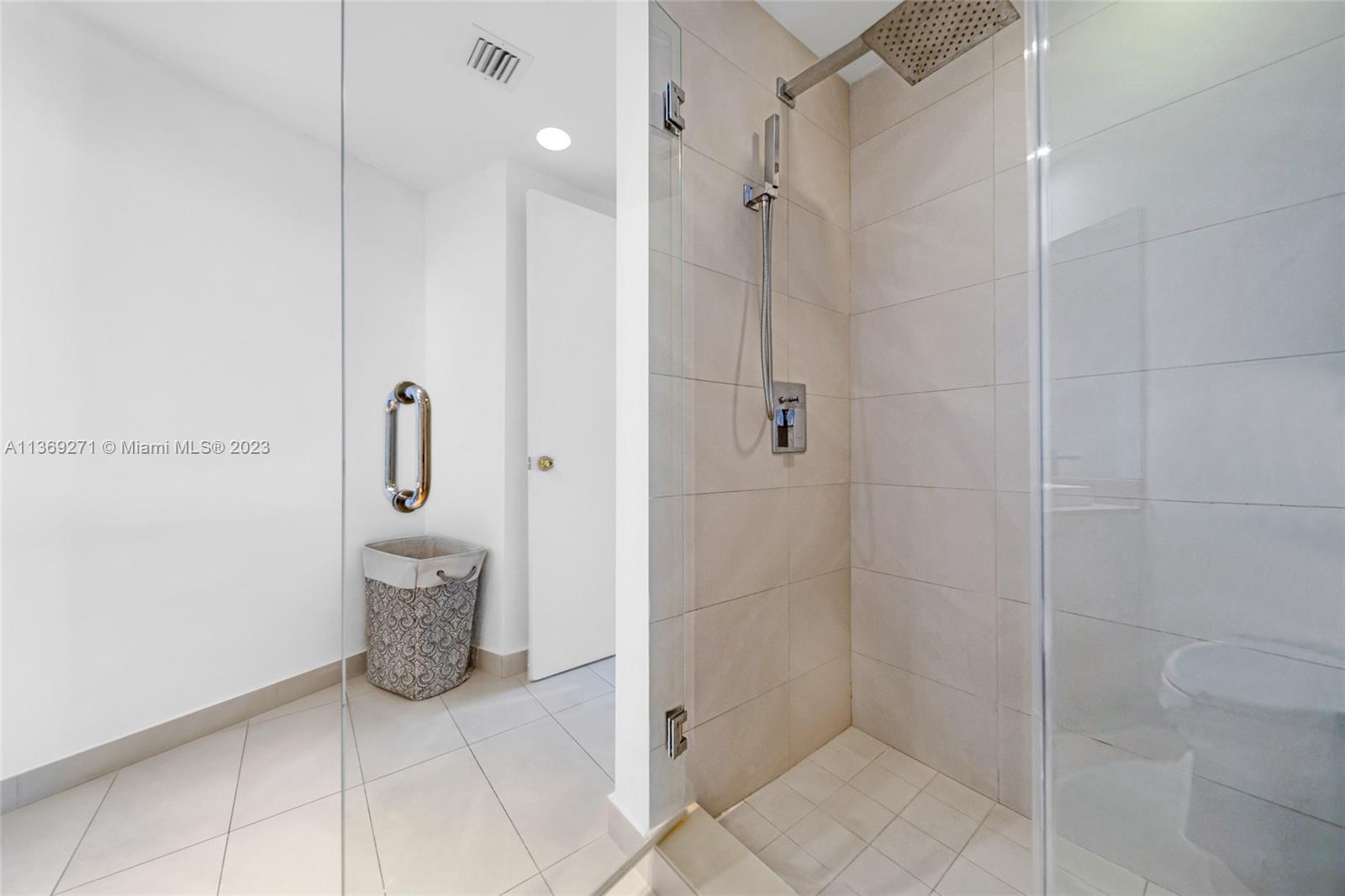 4111 SOUTH OCEAN DRIVE CO - Residential