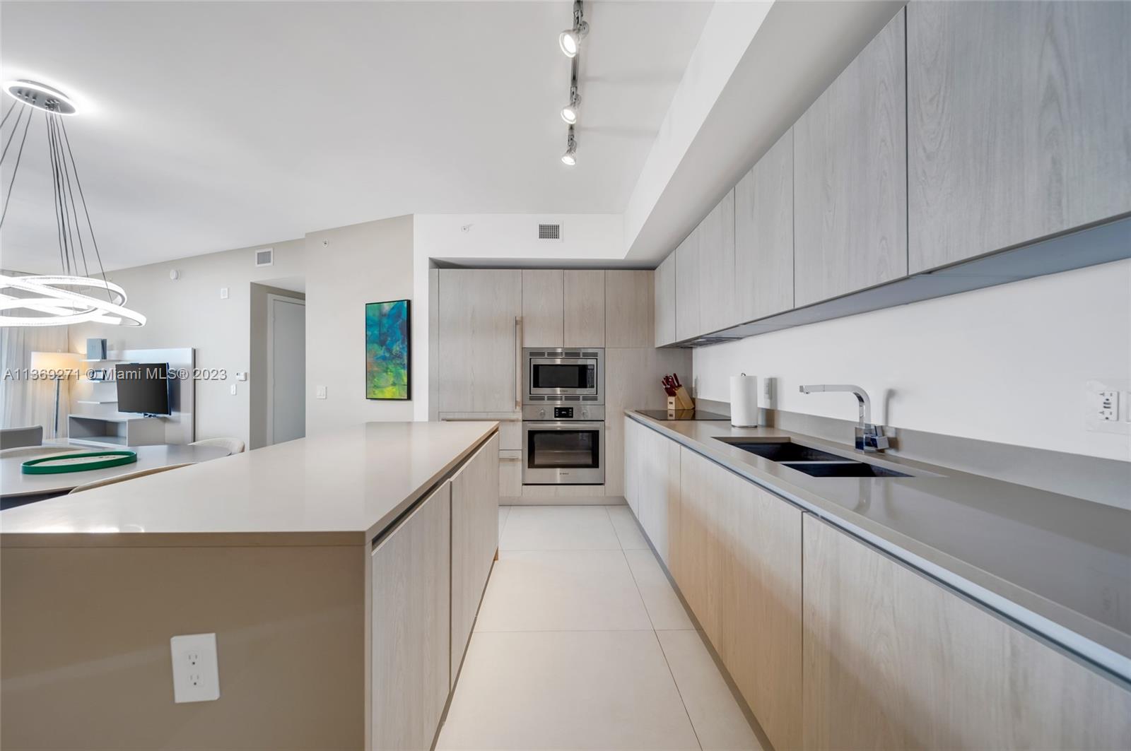 4111 SOUTH OCEAN DRIVE CO - Residential