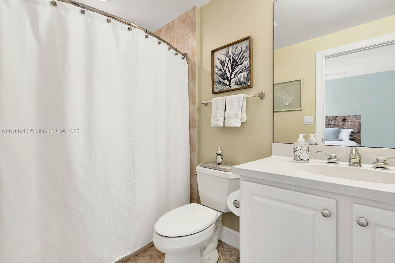 GRAND ISLE OF NORTH HUTCH - Residential