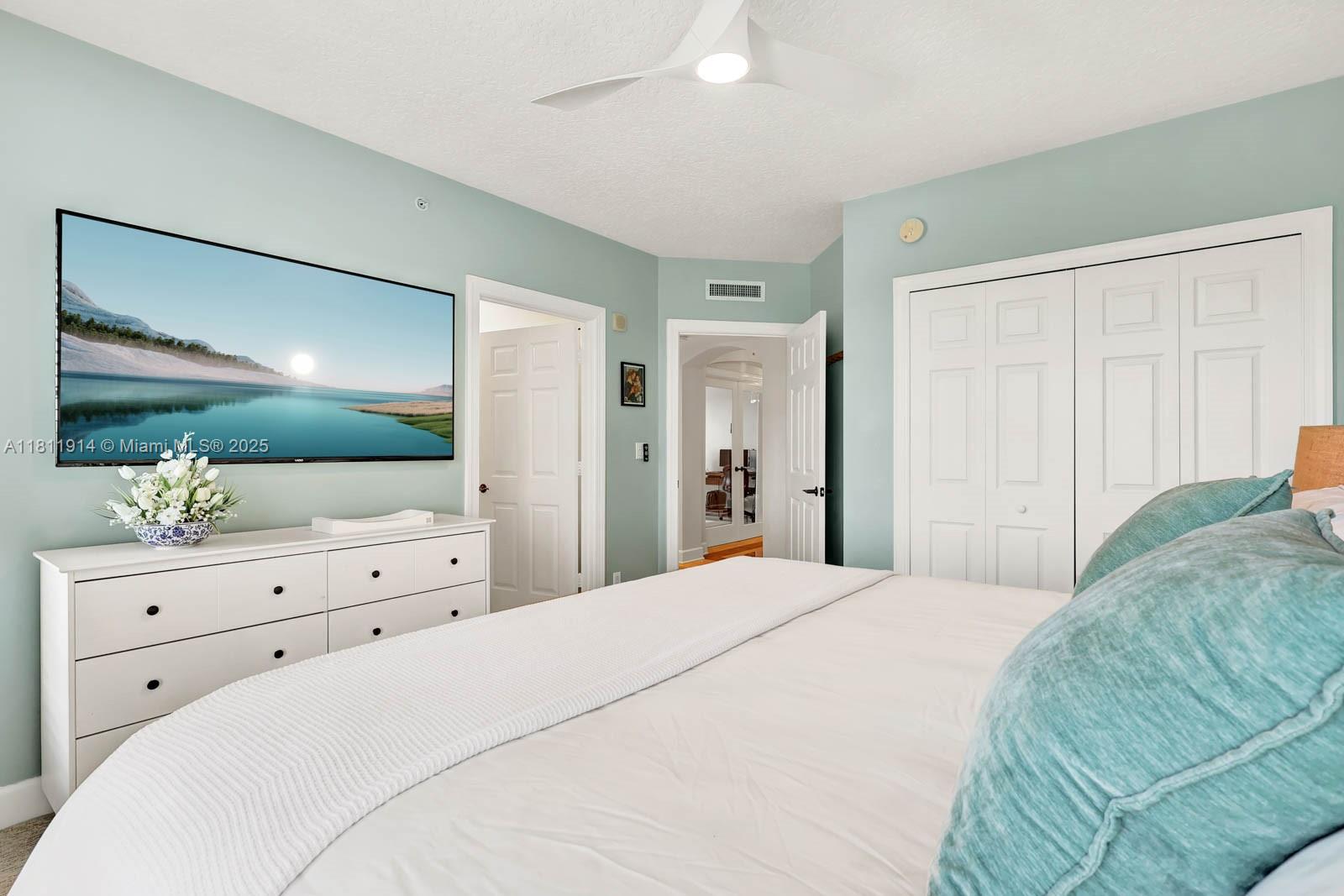 GRAND ISLE OF NORTH HUTCH - Residential