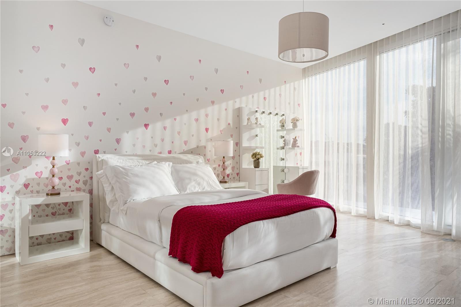 FOUR SEASONS SURF CLUB - Residential