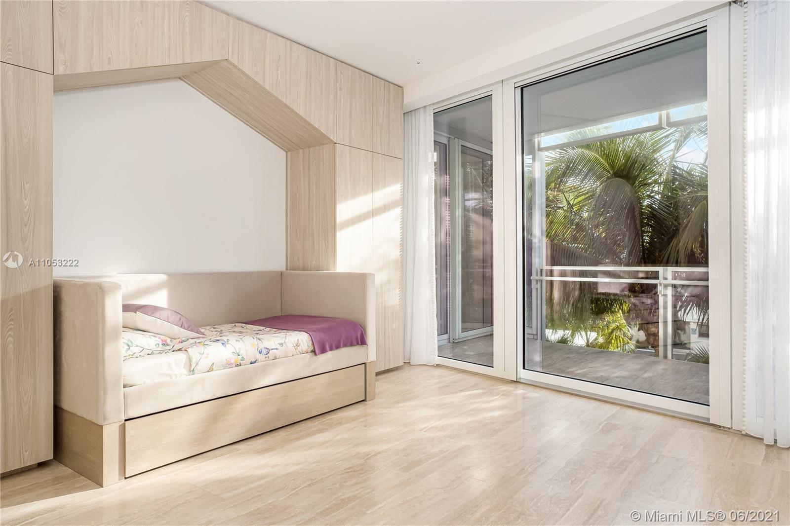 FOUR SEASONS SURF CLUB - Residential