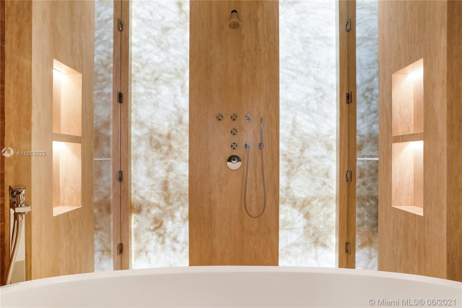 FOUR SEASONS SURF CLUB - Residential