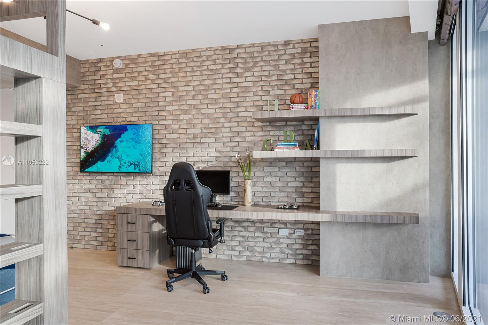 FOUR SEASONS SURF CLUB - Residential