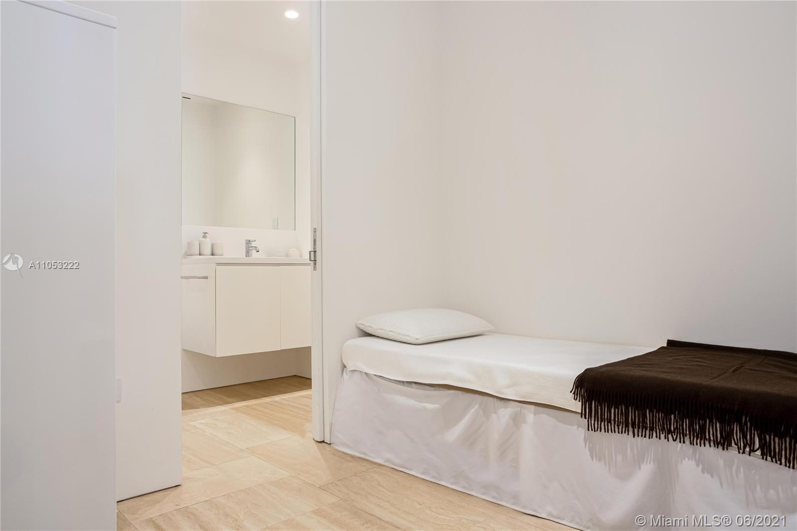 FOUR SEASONS SURF CLUB - Residential