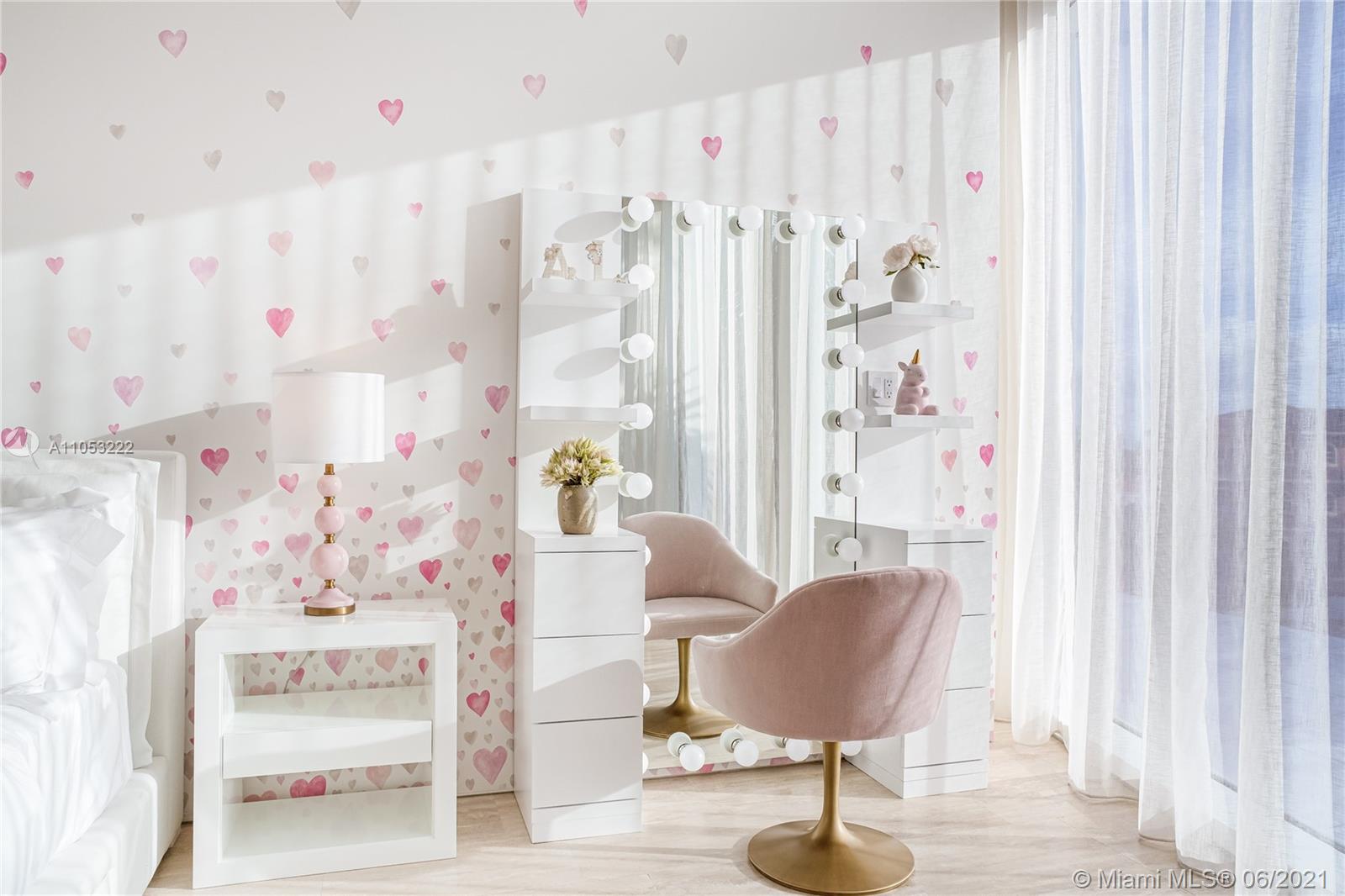 FOUR SEASONS SURF CLUB - Residential