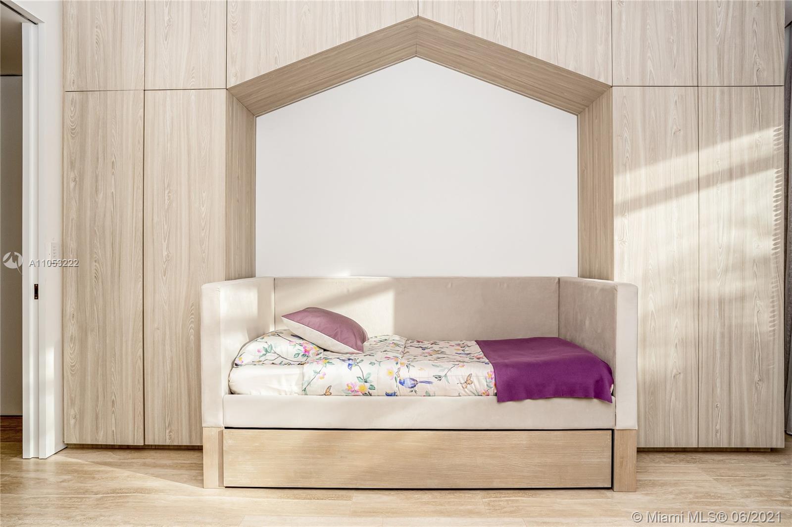 FOUR SEASONS SURF CLUB - Residential