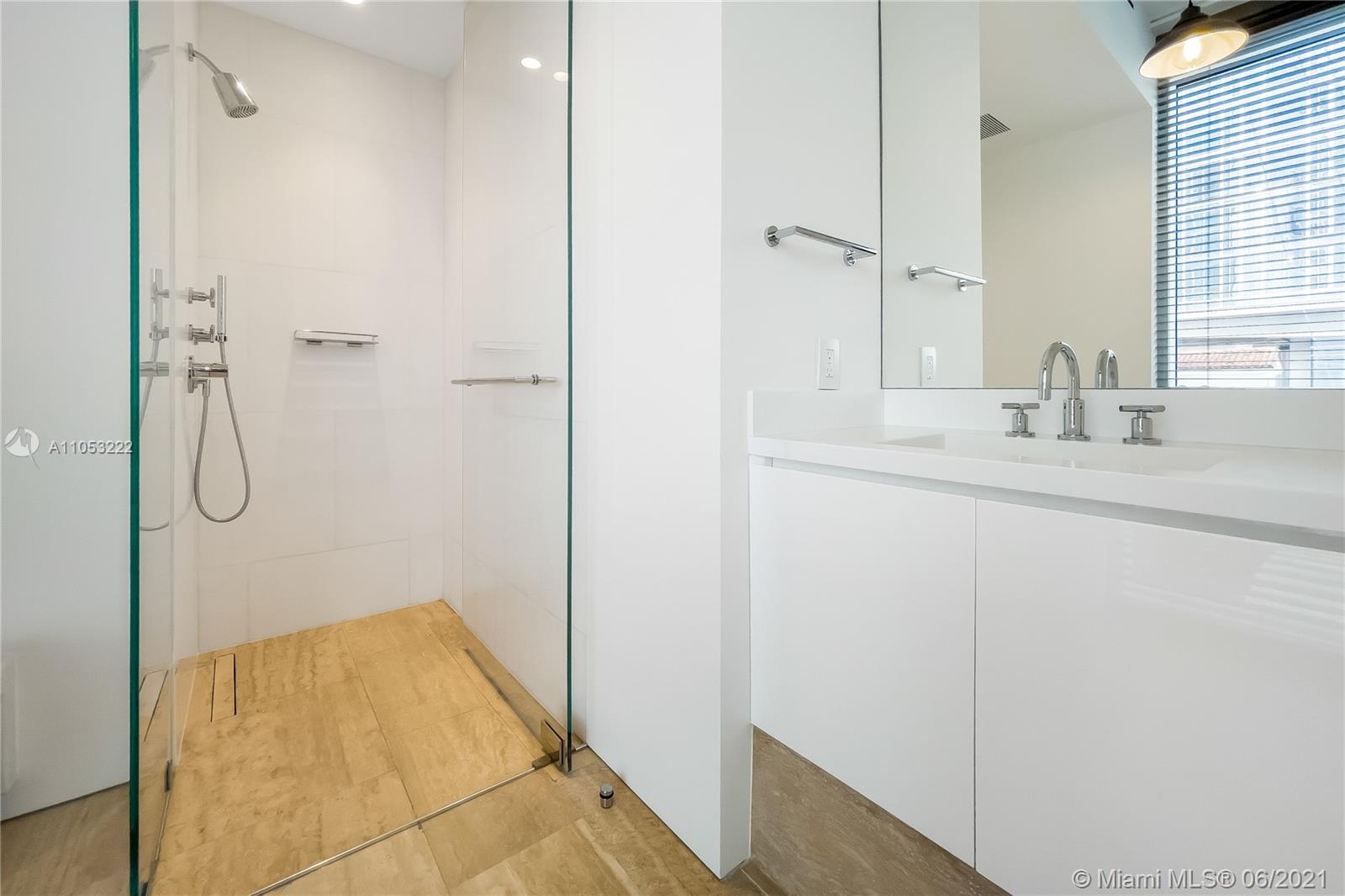 FOUR SEASONS SURF CLUB - Residential